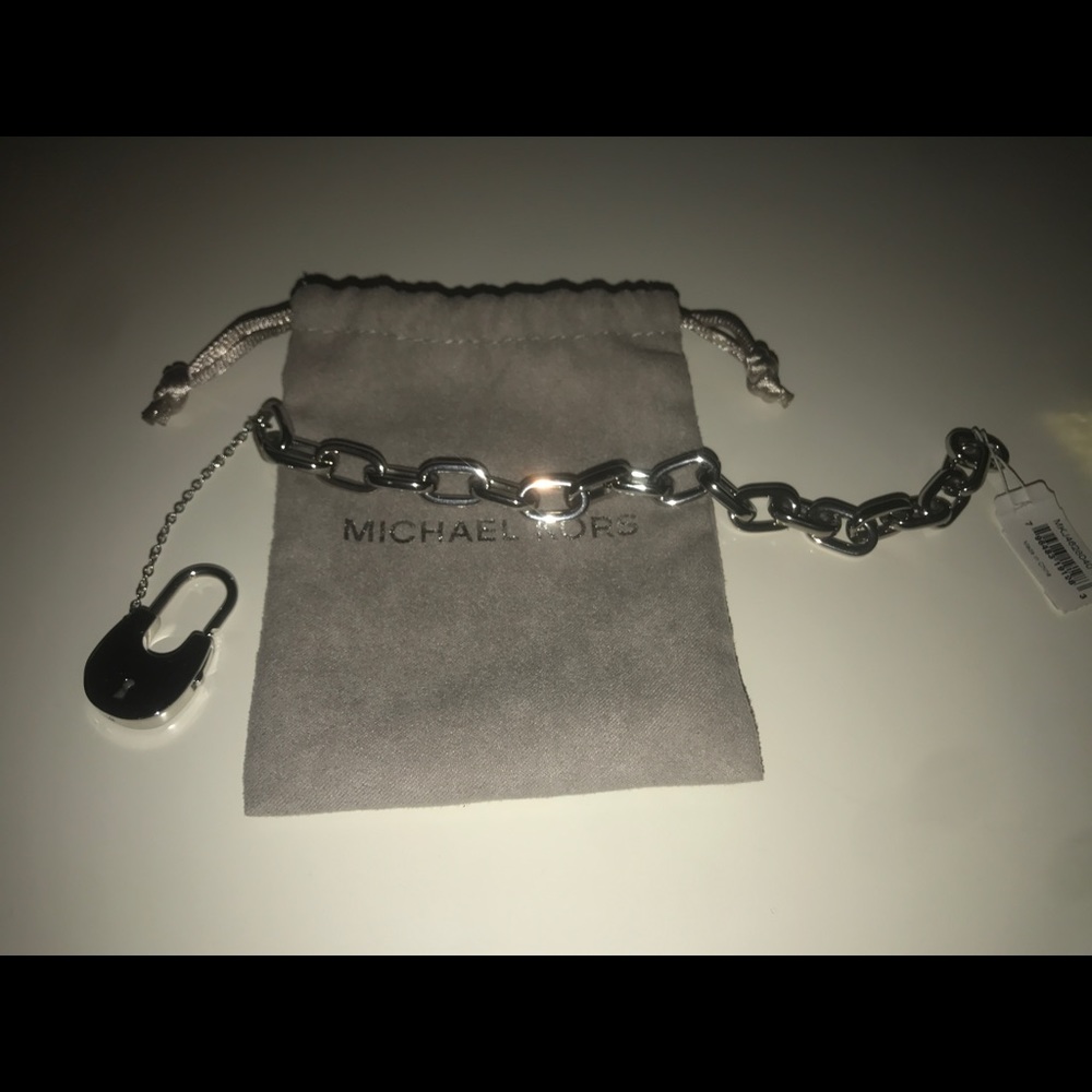 Michael Kors padlock bracelet - Picture 2 of 3